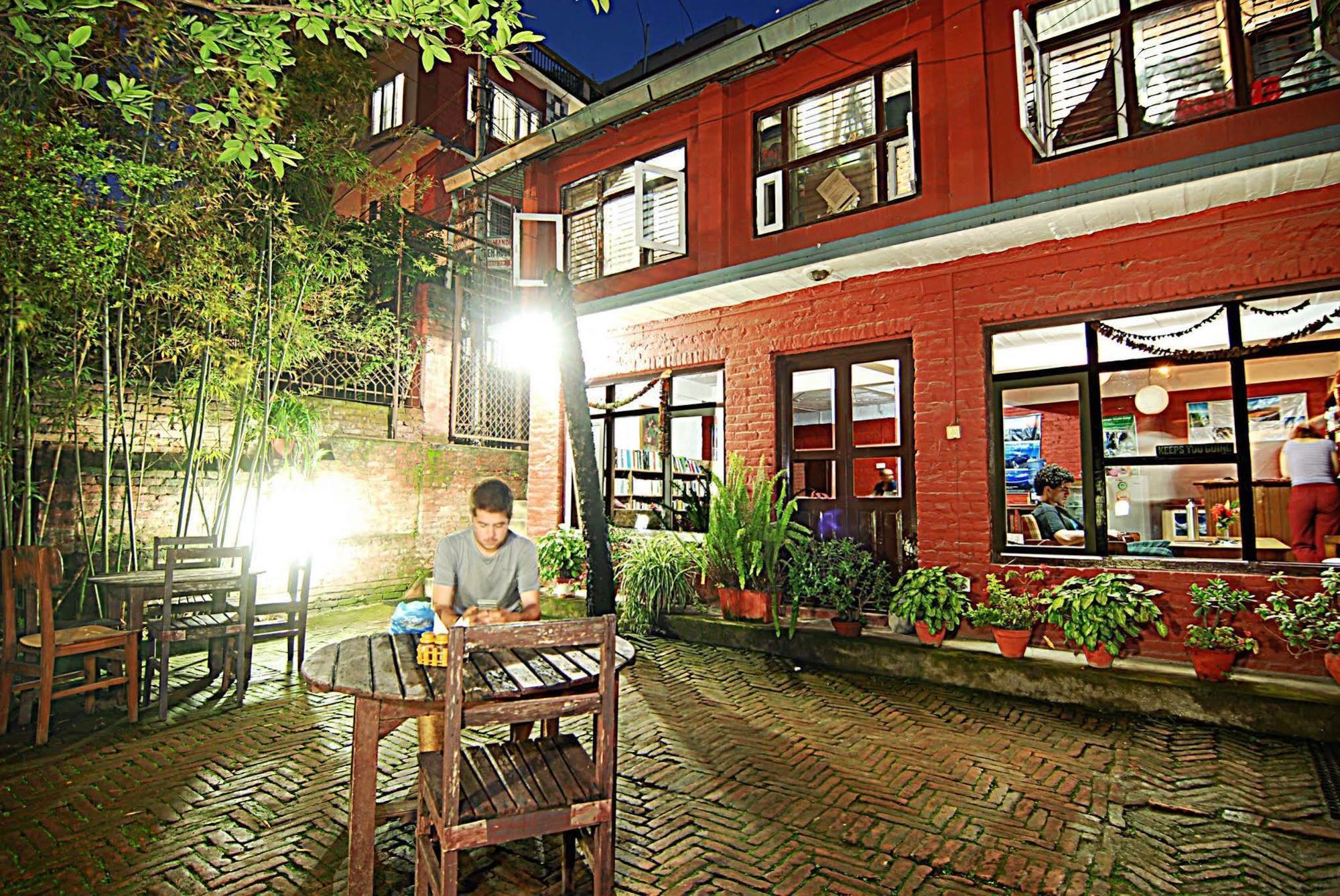 Kathmandu Garden House Hotell Eksteriør bilde